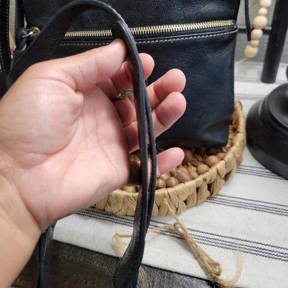 Dooney Bourke Black Genuine Pebbled Leather Shoulder Bag - Picture 5 of 16